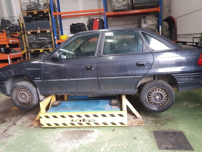 opel astra f classic sedán del año 1997
