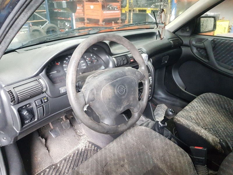 opel astra f classic sedán del año 1997