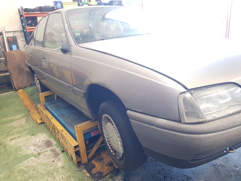 opel omega a ranchera familiar (66_, 67_) del año 1987