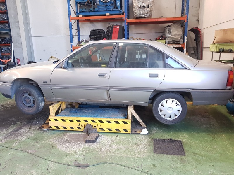 opel omega a ranchera familiar (66_, 67_) del año 1987