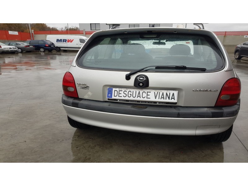 opel corsa b del año 2000