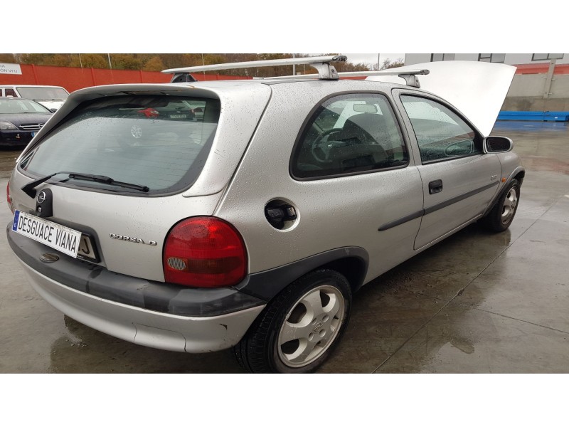 opel corsa b del año 2000