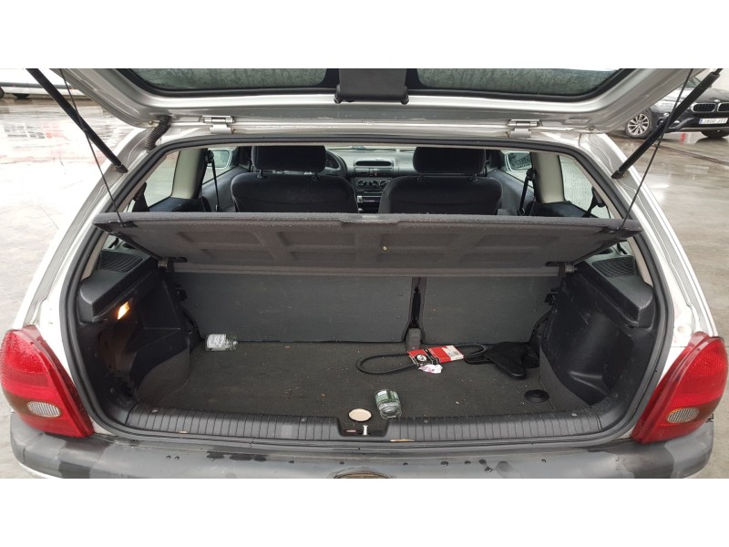 opel corsa b del año 2000