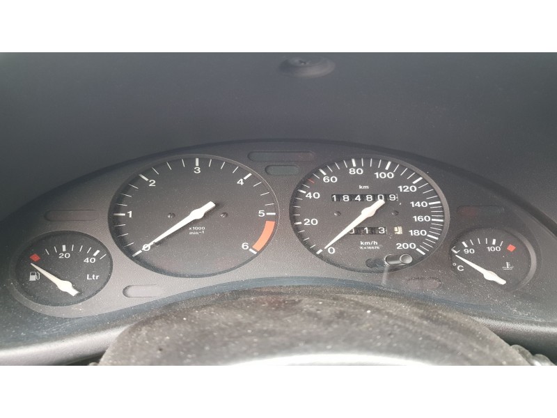 opel corsa b del año 2000