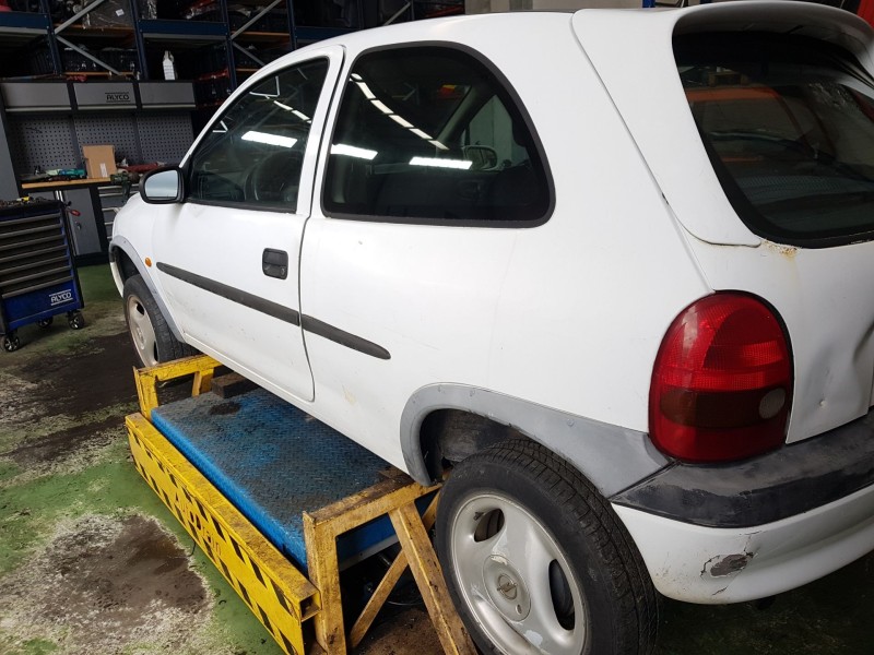 opel corsa b (s93) del año 1996