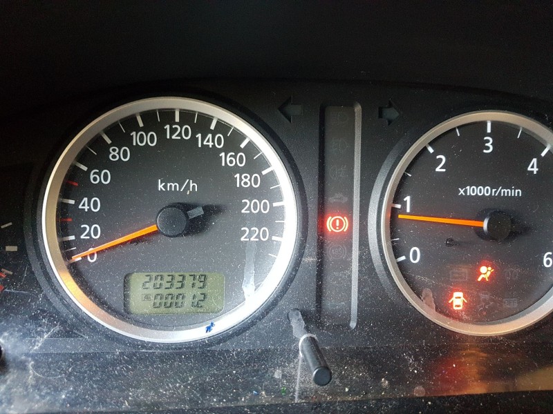 nissan almera ii hatchback (n16) del año 2003