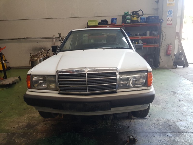 mercedes-benz 190 (w201) del año 1985