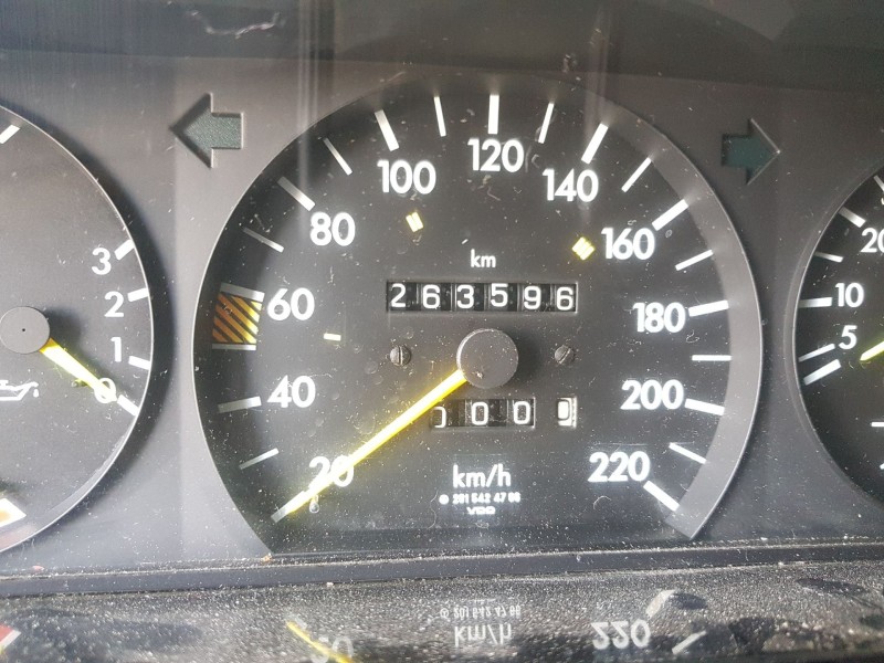 mercedes-benz 190 (w201) del año 1985