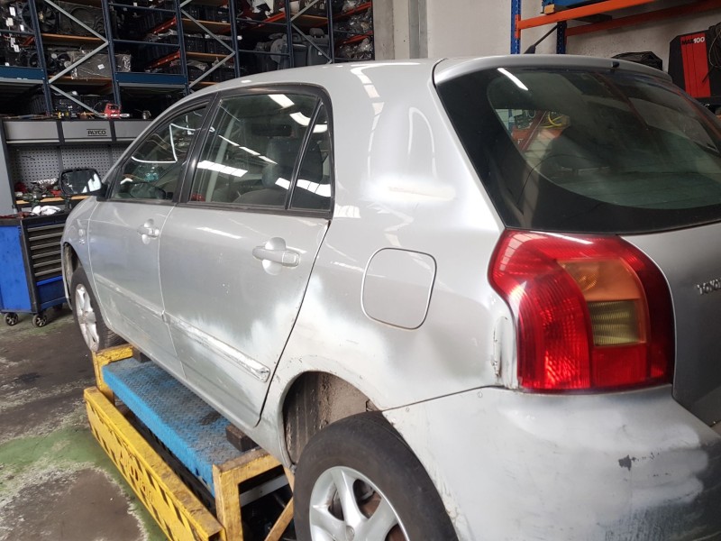 toyota corolla (_e12_) del año 2002