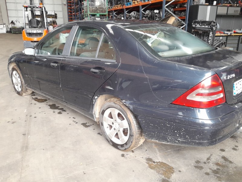 mercedes-benz clase c (w203) del año 2001