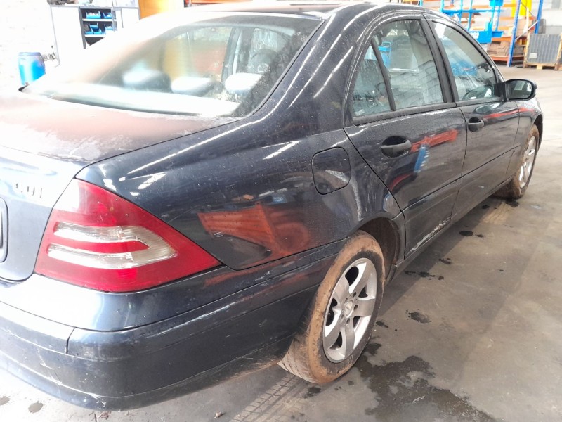 mercedes-benz clase c (w203) del año 2001