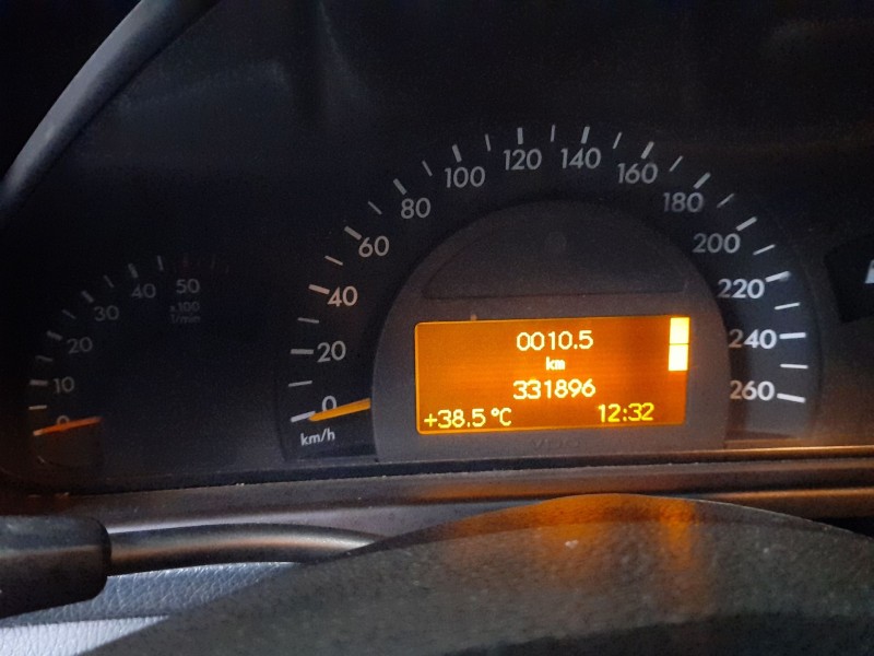 mercedes-benz clase c (w203) del año 2001