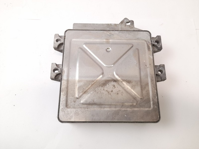 Recambio de centralita motor uce para peugeot 206 berlina xr referencia OEM IAM 9636726980  