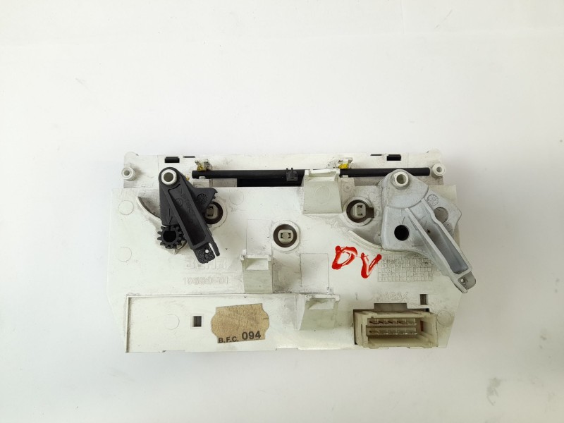 Recambio de mando climatizador para peugeot 206 berlina xr referencia OEM IAM 1068901  
