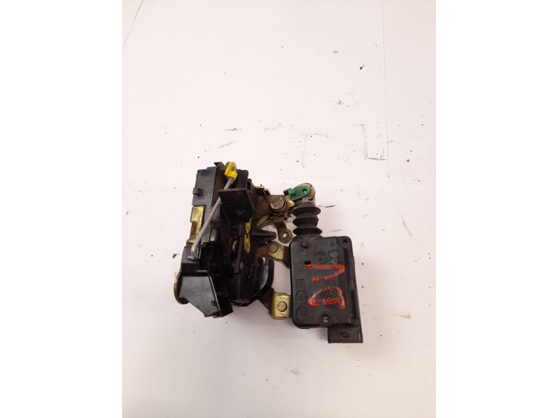 Recambio de cerradura puerta delantera derecha para renault twingo i (c06_) 1.2 (c067) referencia OEM IAM   