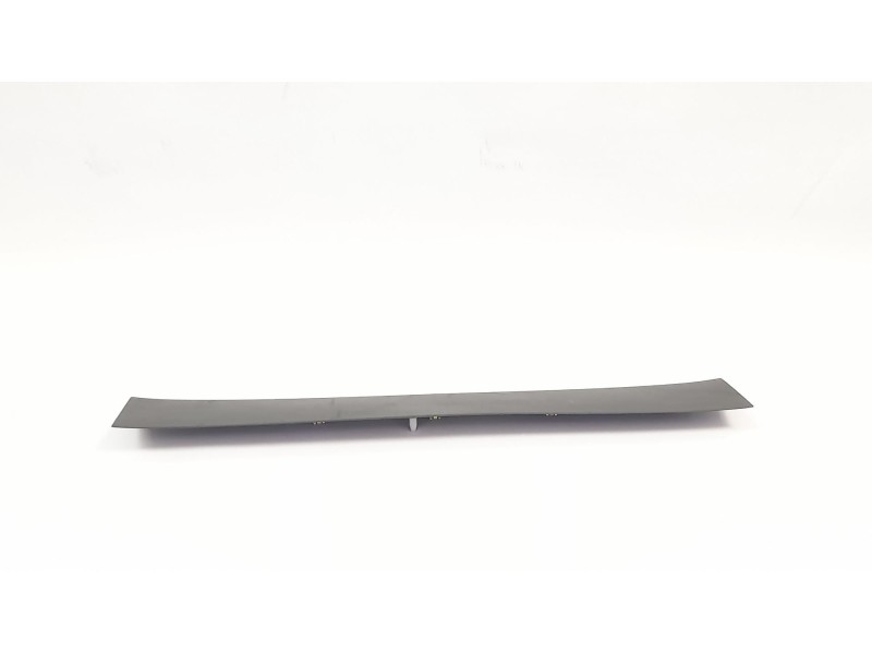 Recambio de moldura para mercedes-benz clase m (w163) 230 ml (163.136) referencia OEM IAM A1636900025  
