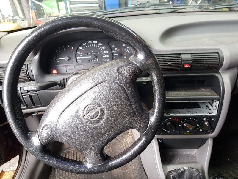 opel astra f sedán (t92) del año 1995