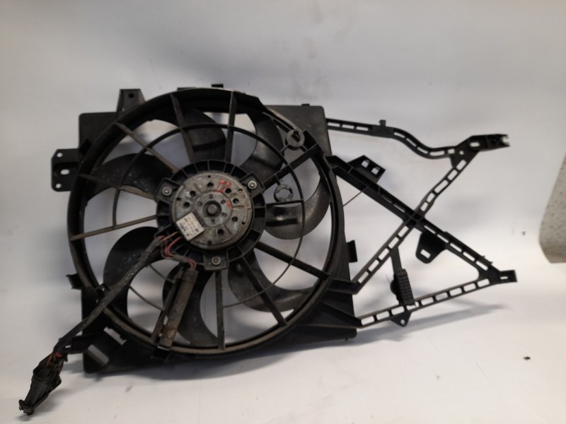 Recambio de electroventilador para opel vectra b (j96) 1.8 i 16v (f19) referencia OEM IAM 0130303283  