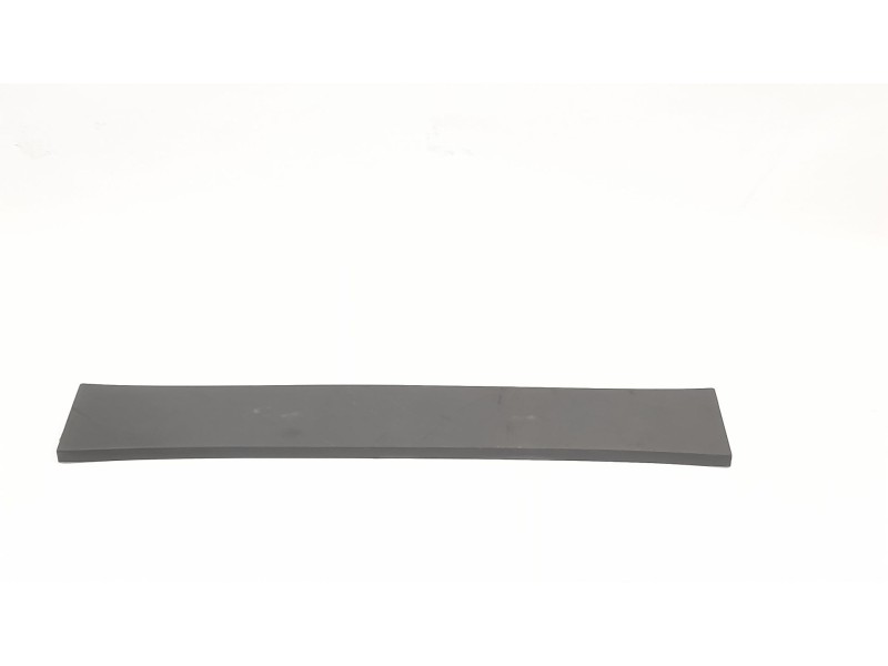 Recambio de moldura para mercedes-benz clase m (w163) 230 ml (163.136) referencia OEM IAM A1636900025  