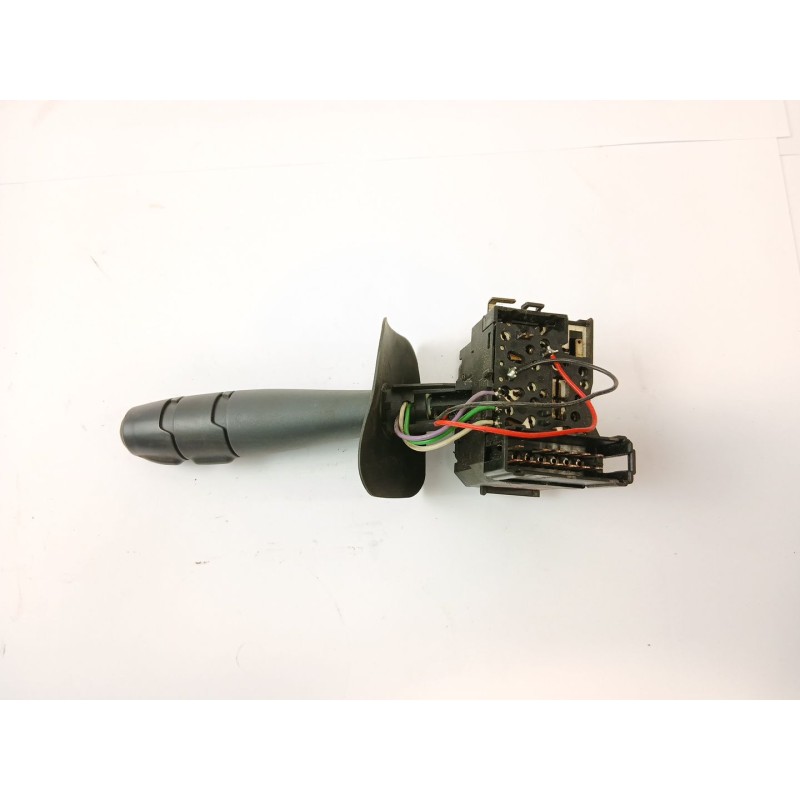 Recambio de mando intermitentes para renault clio ii (bb_, cb_) 1.4 (b/cb0c, b/cb0s) referencia OEM IAM   