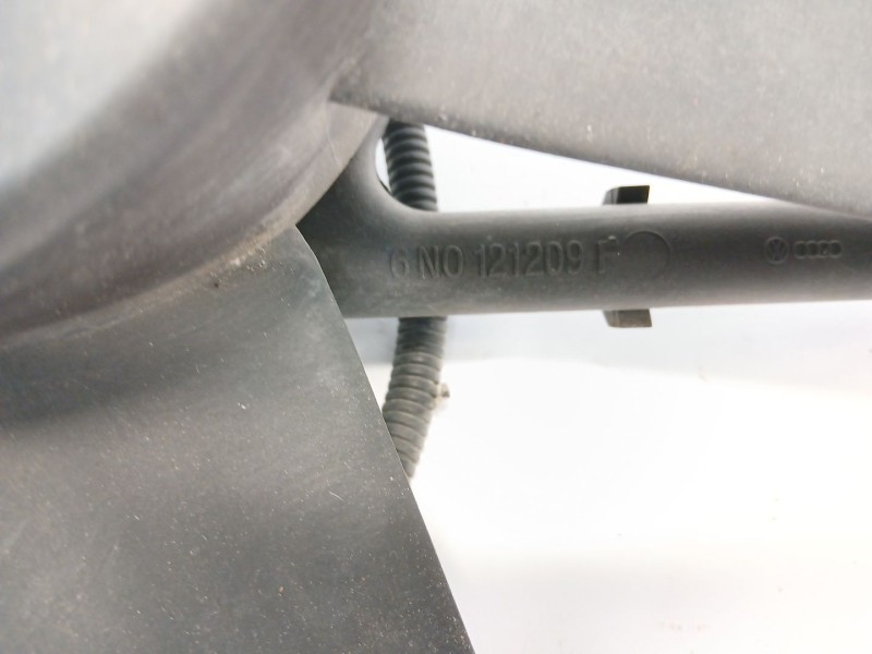 Recambio de electroventilador para volkswagen polo iii (6n1) 50 1.0 referencia OEM IAM 121209F  