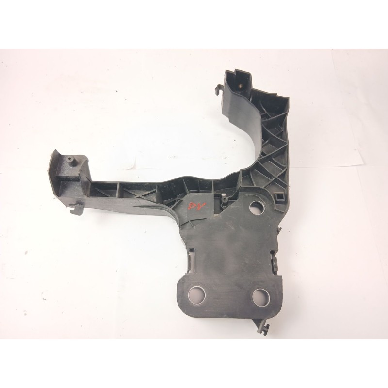 Recambio de soporte faro izquierdo para renault megane ii sedán (lm0/1_) 1.9 dci (lm0g, lm1g, lm2c) referencia OEM IAM 820013749