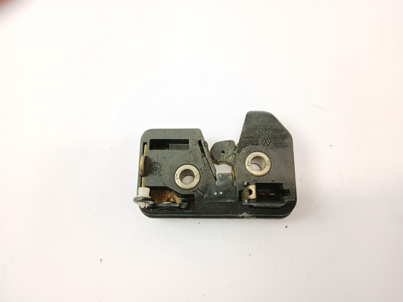 Recambio de cerradura maletero / porton para volkswagen polo iii (6n1) 50 1.0 referencia OEM IAM 6NO827505  