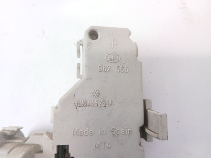 Recambio de portalamparas para volkswagen polo iii (6n1) 50 1.0 referencia OEM IAM   