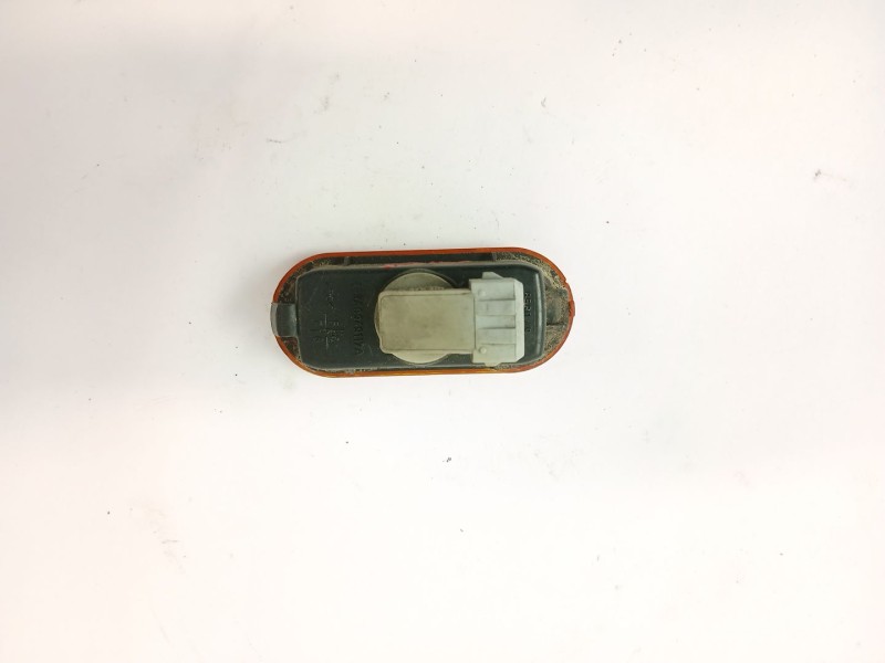 Recambio de piloto lateral izquierdo para volkswagen polo iii (6n1) 50 1.0 referencia OEM IAM 0152636  