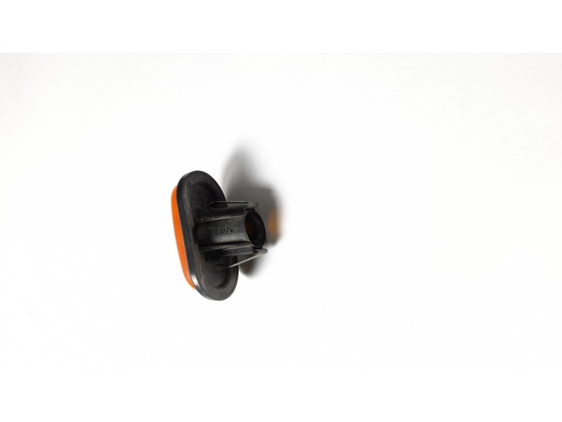Recambio de piloto lateral derecho para opel movano furgón (f9) 2.8 dti referencia OEM IAM 7700847333  
