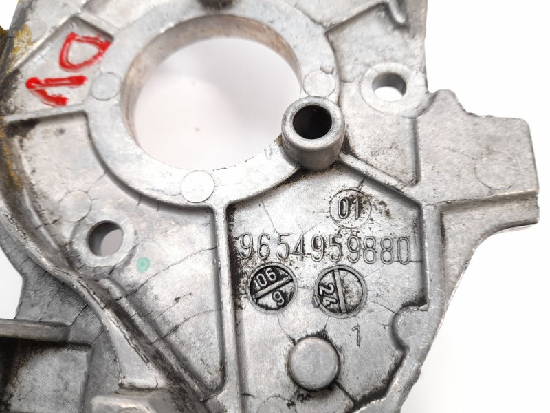 Recambio de soporte bomba inyeccion para peugeot 307 break (3e) 1.6 hdi referencia OEM IAM 9654959880  