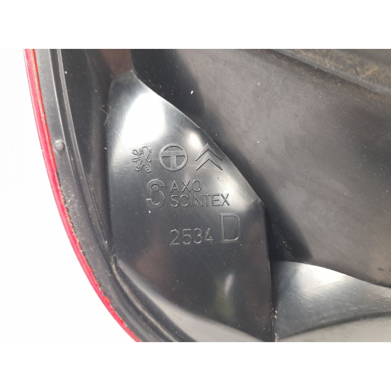 Recambio de piloto trasero derecho para citroën citroën xsara (n1) 1.9 d referencia OEM IAM 2534D  