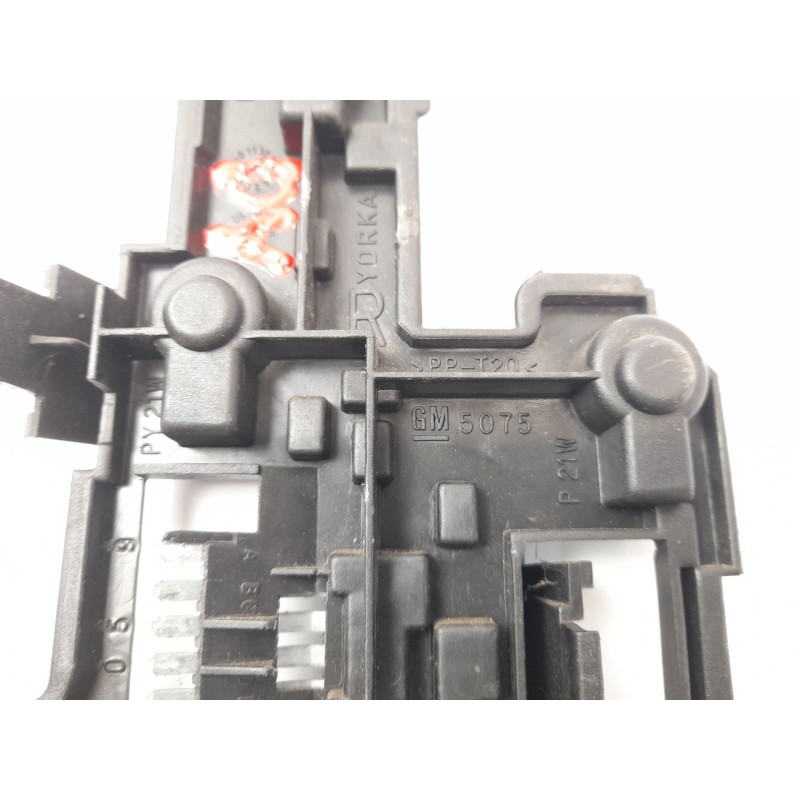 Recambio de portalamparas para opel vectra b hatchback (j96) 2.0 dti 16v (f68) referencia OEM IAM GM5075  