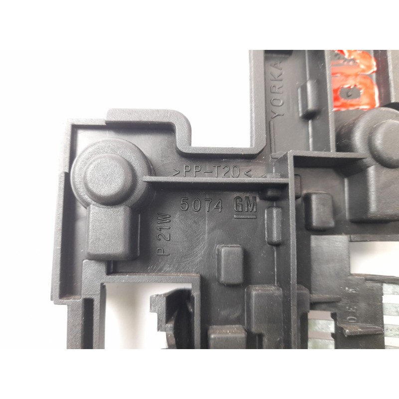 Recambio de portalamparas para opel vectra b hatchback (j96) 2.0 dti 16v (f68) referencia OEM IAM 5074GM  