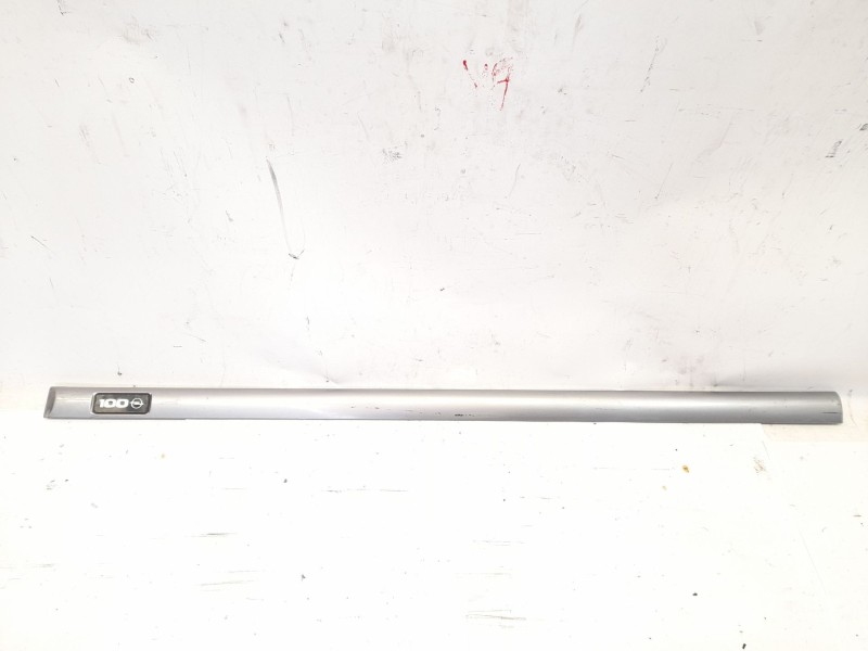 Recambio de moldura para opel vectra b hatchback (j96) 2.0 dti 16v (f68) referencia OEM IAM 90586905  