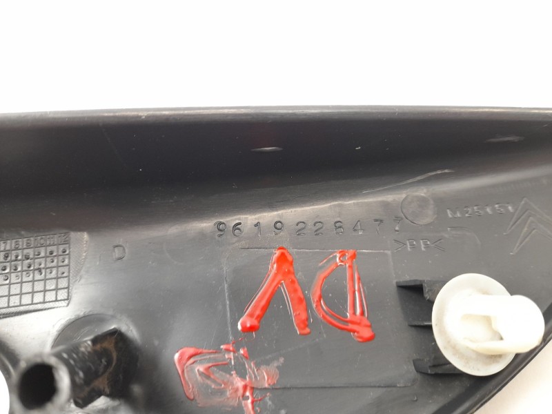 Recambio de moldura para peugeot partner monospace (5_, g_) 1.9 d referencia OEM IAM 9619228477  