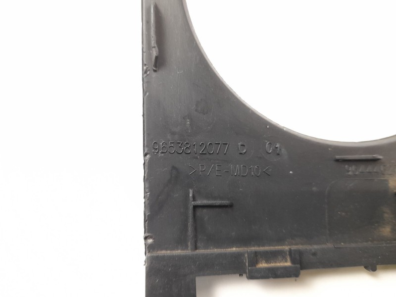 Recambio de moldura para peugeot partner monospace (5_, g_) 1.9 d referencia OEM IAM 9653812077  