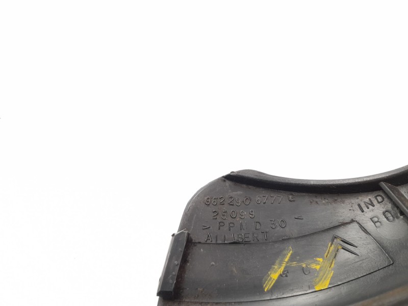 Recambio de moldura para peugeot partner monospace (5_, g_) 1.9 d referencia OEM IAM 9622906777  