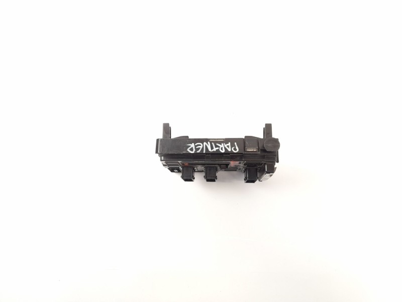 Recambio de caja reles / fusibles para peugeot partner monospace (5_, g_) 1.9 d referencia OEM IAM 965061858000  