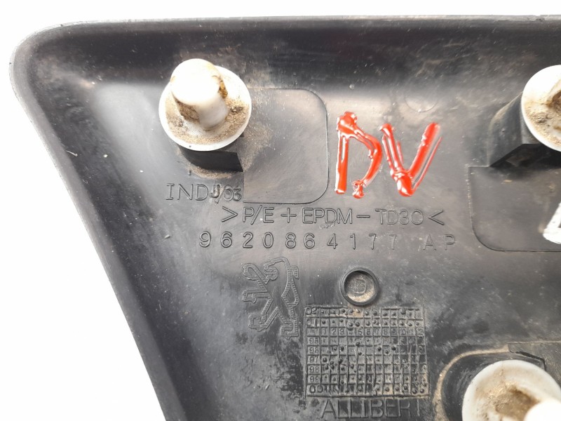 Recambio de moldura para peugeot partner monospace (5_, g_) 1.9 d referencia OEM IAM 9620864177  