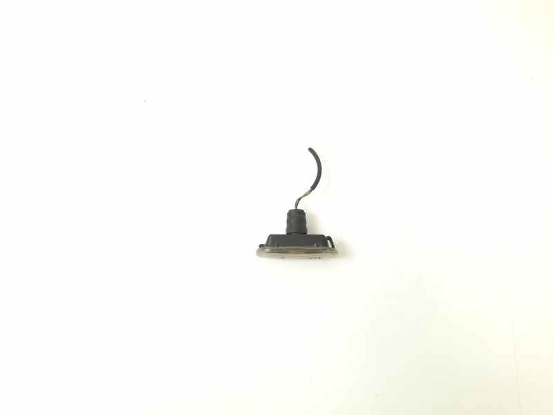 Recambio de piloto lateral izquierdo para volkswagen passat berlina (3b2) 1.8 referencia OEM IAM 3B0949117C  