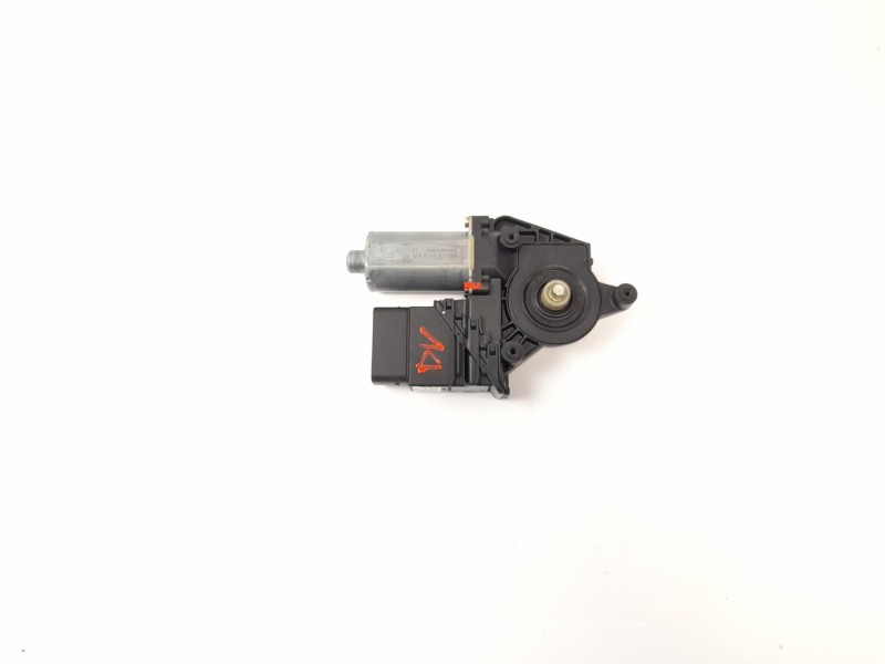 Recambio de motor elevalunas trasero derecho para volkswagen passat berlina (3b2) 1.8 referencia OEM IAM 0130821696  