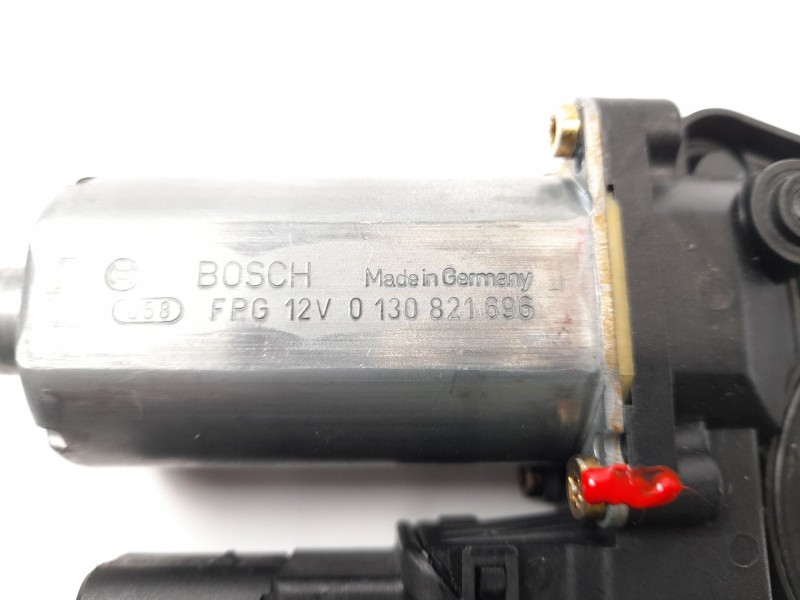 Recambio de motor elevalunas trasero derecho para volkswagen passat berlina (3b2) 1.8 referencia OEM IAM 0130821696  