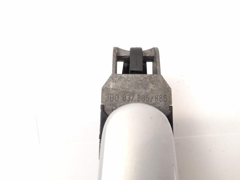 Recambio de maneta exterior trasera derecha para volkswagen passat berlina (3b2) 1.8 referencia OEM IAM 3B0837885  