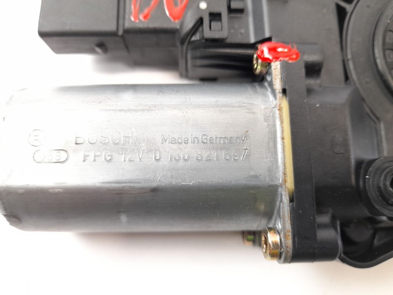 Recambio de motor elevalunas trasero izquierdo para volkswagen passat berlina (3b2) 1.8 referencia OEM IAM 0130821697  