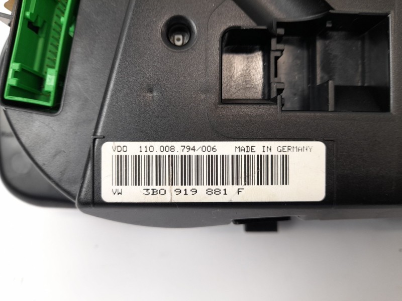 Recambio de cuadro instrumentos para volkswagen passat berlina (3b2) 1.8 referencia OEM IAM 3B0919881F  
