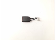 Recambio de enganche cinturon seguridad trasero derecho para volkswagen passat berlina (3b2) 1.8 referencia OEM IAM 3B0857740  