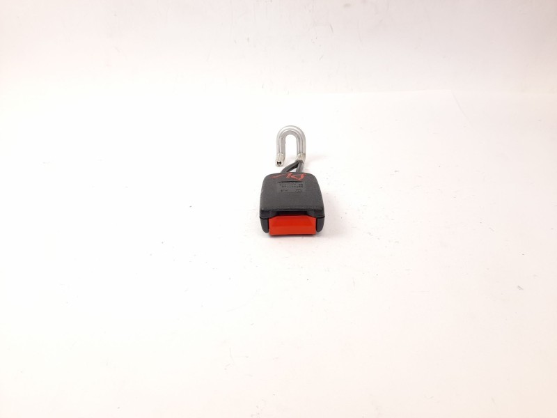 Recambio de enganche cinturon seguridad trasero derecho para volkswagen passat berlina (3b2) 1.8 referencia OEM IAM 3B0857740  