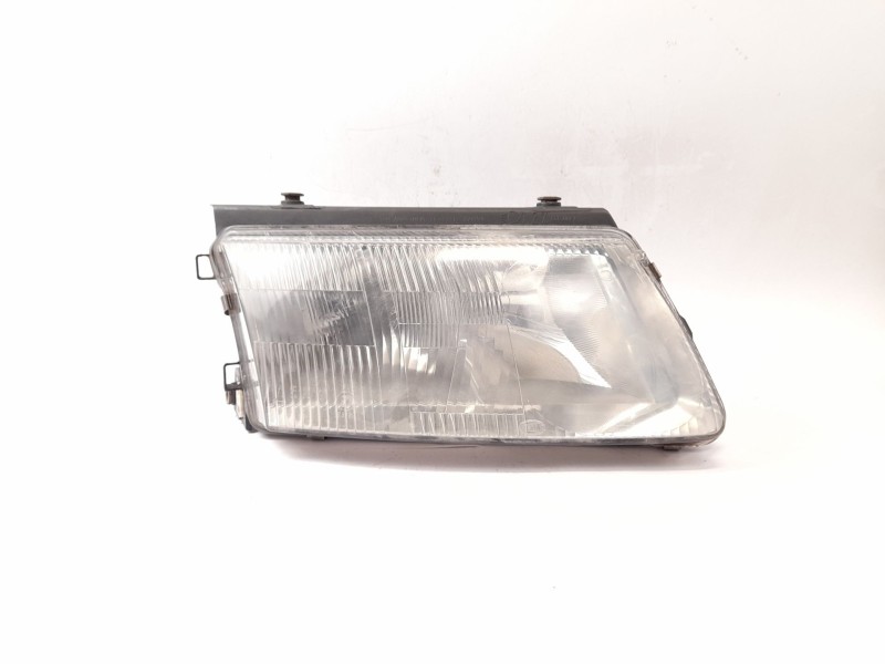 Recambio de faro derecho para volkswagen passat berlina (3b2) 1.8 referencia OEM IAM 14742600  