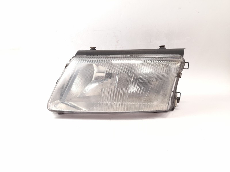 Recambio de faro izquierdo para volkswagen passat berlina (3b2) 1.8 referencia OEM IAM 14742500  